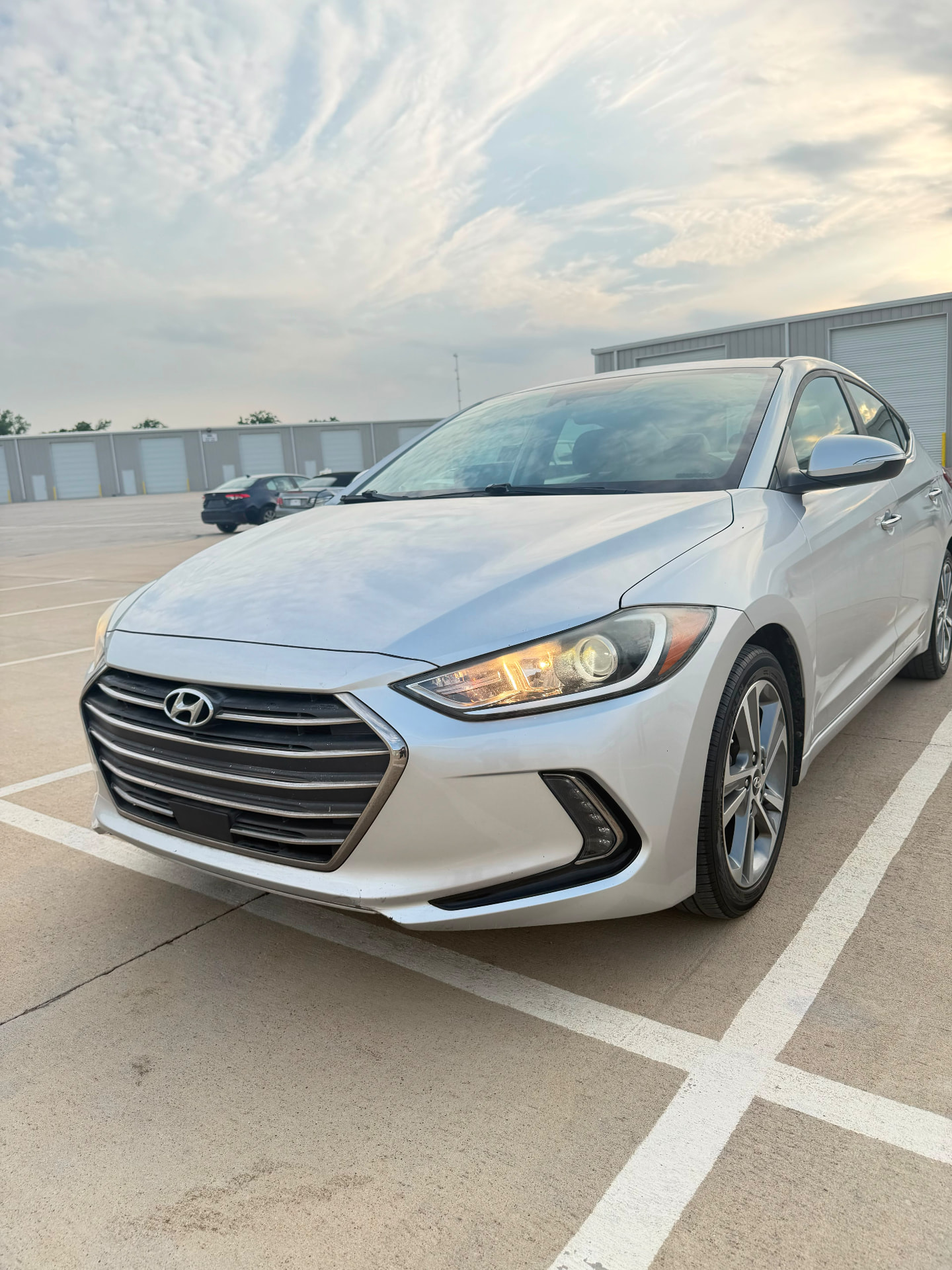 2017 Hyundai Elantra photo 1 of 5