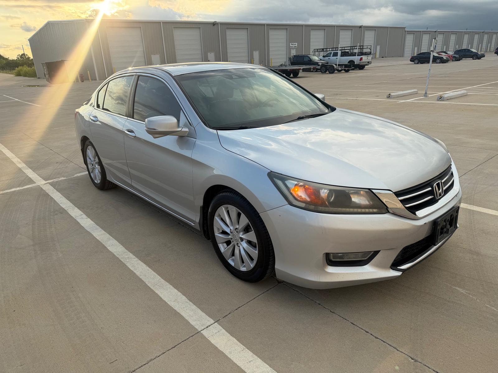 2013 Honda Accord photo 1 of 6